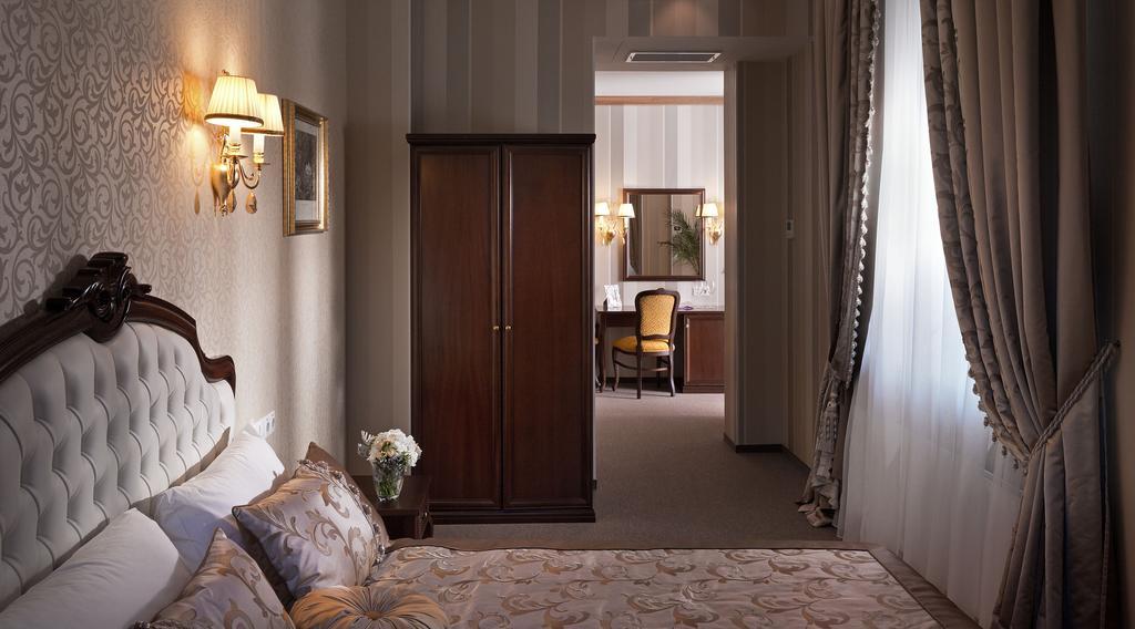 Iris Art Hotel Harkiv Exterior foto
