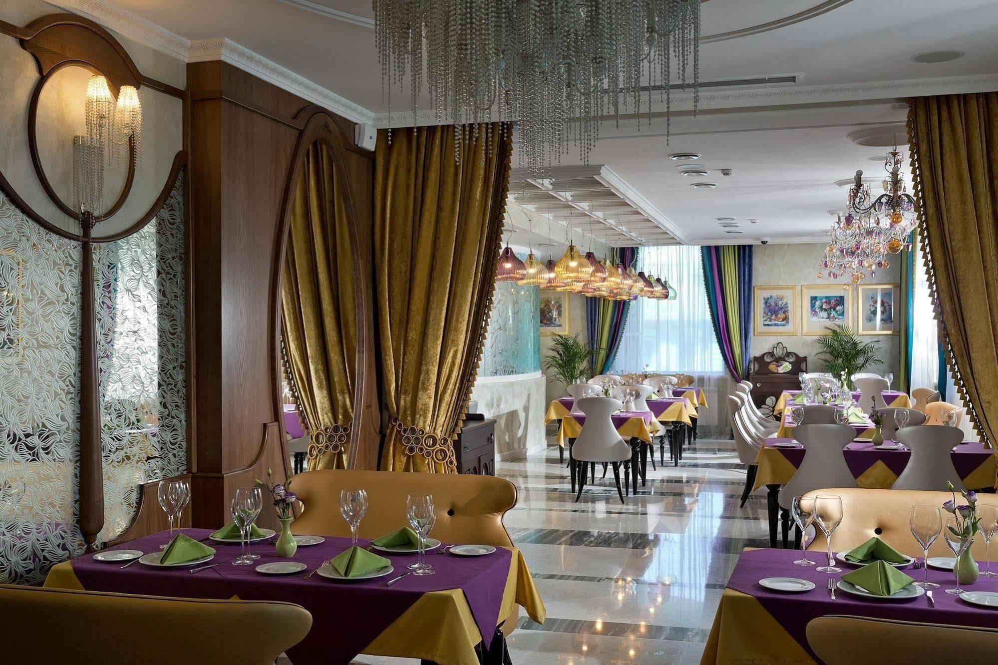 Iris Art Hotel Harkiv Exterior foto